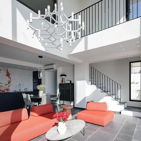 Mayeia Villa
